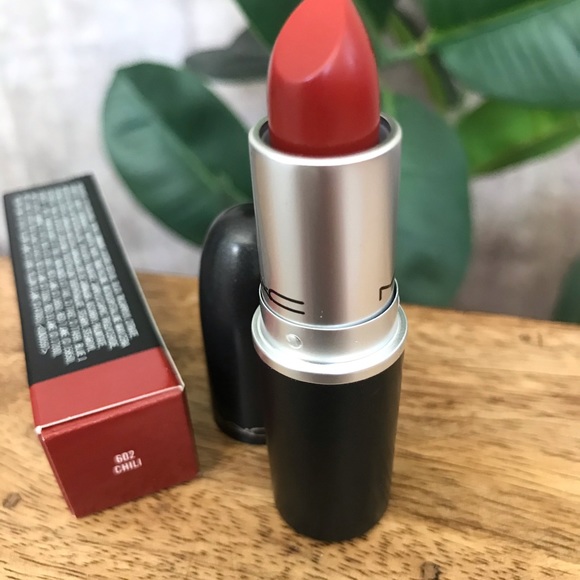 NIB MAC Lipstick Chili 🌶 - Picture 2 of 2